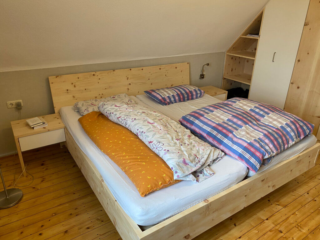 Metallfrei schlafen: schlafzimmer-zirbe