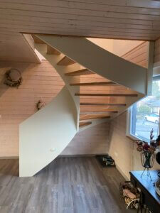 Sonderkonstruktion Sonderanfertigung moderne Holztreppe der Schreinerei Bellut